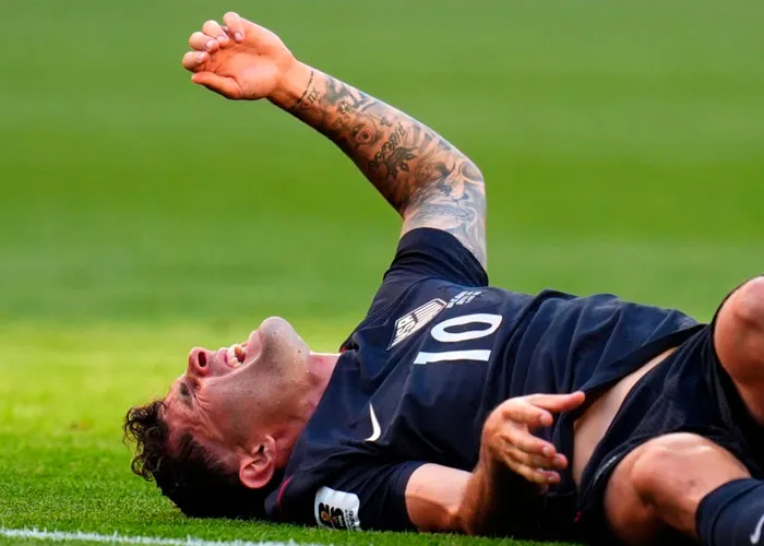 Christian Pulisic se fractura la pierna en derrota de Estados Unidos