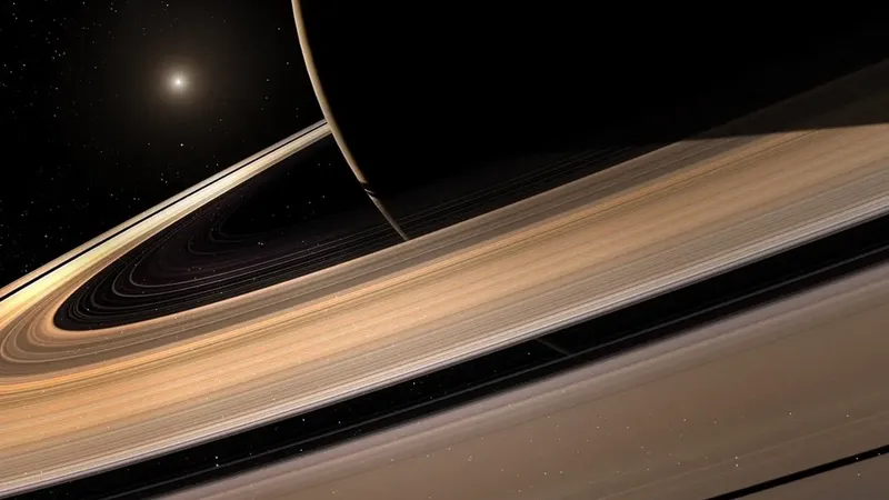 El Hubble de la NASA descubre algo gigantesco en el polo sur de Saturno