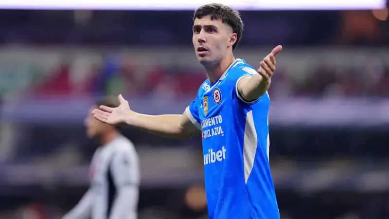 José Paradela enciende las alarmas en Cruz Azul antes del esperado duelo frente a Pumas