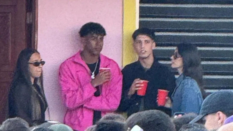 Varios jugadores del Barça, presentes en el primer concierto de Bad Bunny en Barcelona