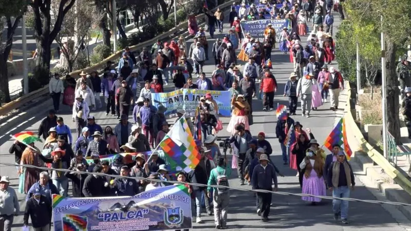 Crisis en Bolivia: piden la renuncia del presidente Rodrigo Paz