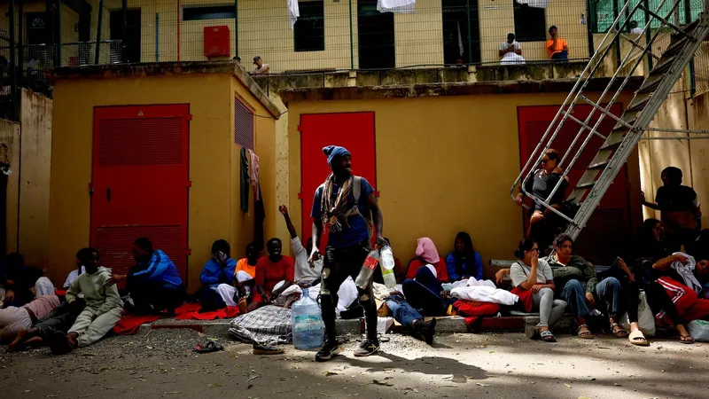 La crisis migratoria golpea al comercio de Ceuta, admite el ministro de Economía de España