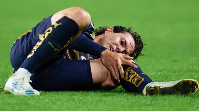 Es increíble, Sebastián Córdova se rompió el ligamento