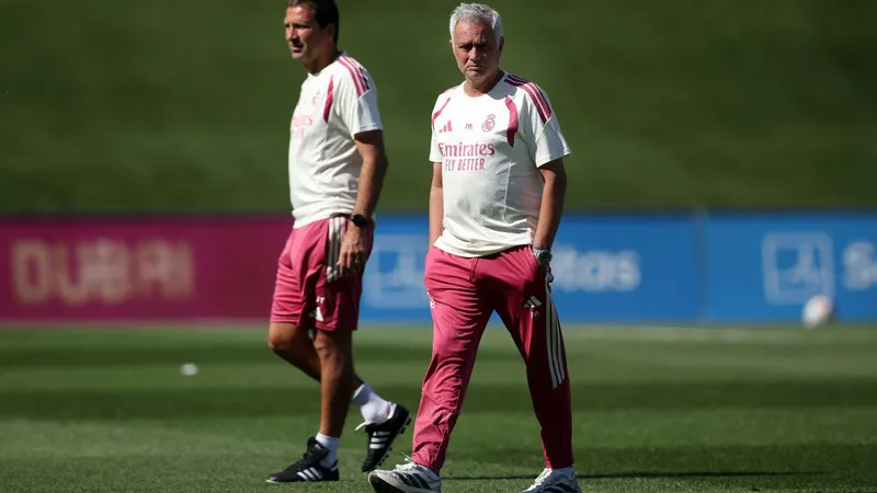 José Mourinho pendiente de la pretemporada de Fede Valverde con Real Madrid