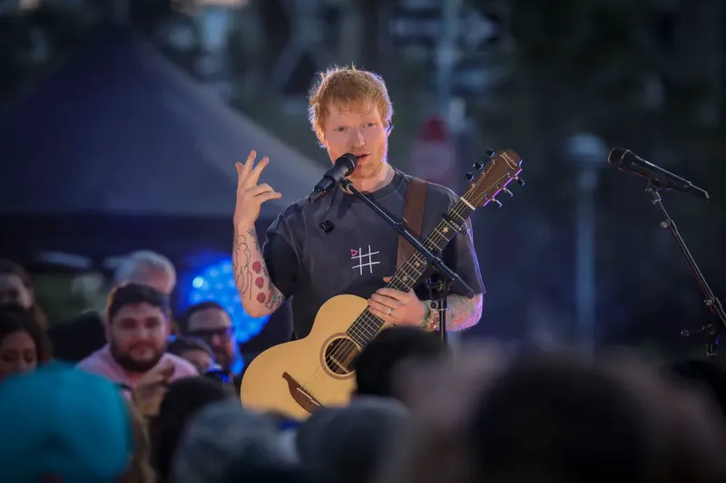 Ed Sheeran se disculpó con sus fans tras la polémica por la exclusión de Macklemore en su gira