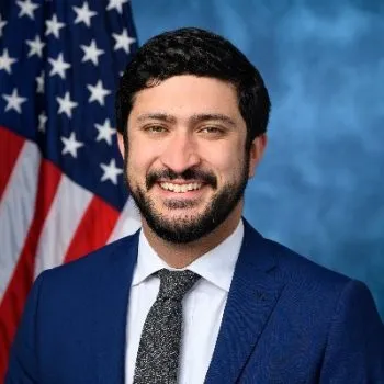 Congresista Greg Casar: “No podemos permitir que Trump inicie una guerra contra Cuba”