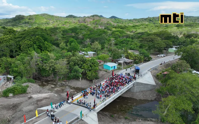 Una obra más de progreso: familias reciben 12 kilómetros de carretera adoquinada en Chontales