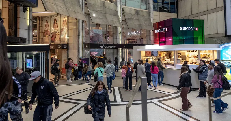 Actividad económica de Argentina crece 0,8% en junio y supera previsiones