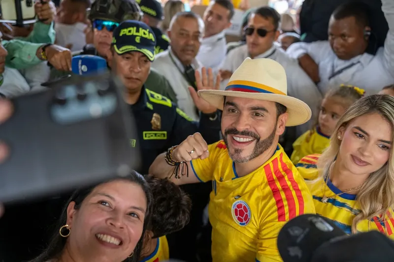 Abelardo de la Espriella lidera preconteo electoral en Colombia