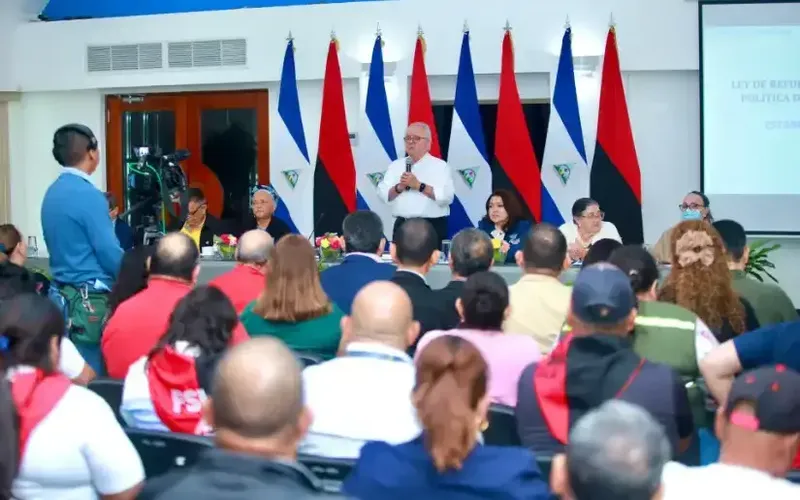 Meeting with Public Sector Workers during the Consultation Process on the Constitutional Reforms
