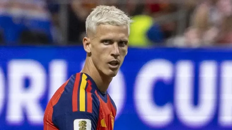Rueda de prensa de Dani Olmo, en directo26