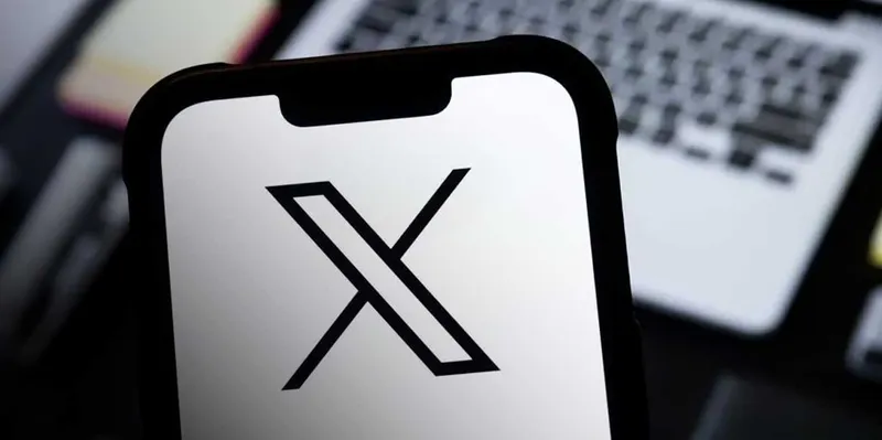 X vuelve a la normalidad tras una breve pero masiva caída del sistema