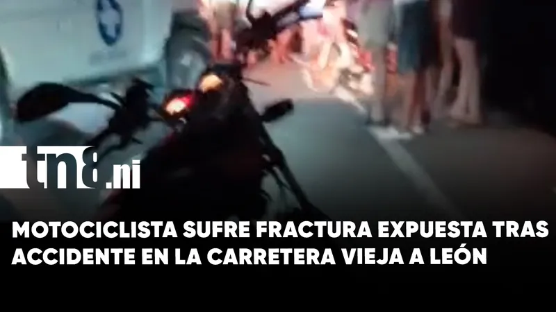 Motorizado queda grave tras colisionar contra valla en Carretera vieja a León