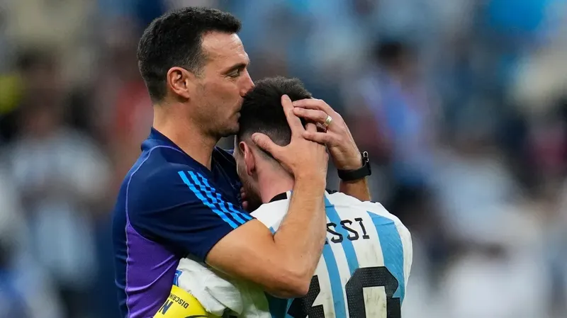 Lionel Scaloni reacciona a la despedida de Messi de la selección de Argentina