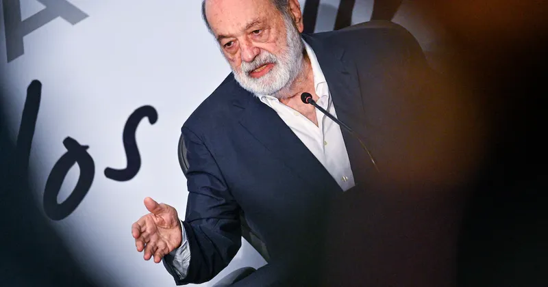 División petrolera de Carlos Slim reactiva producción en campos marinos con rusa Lukoil