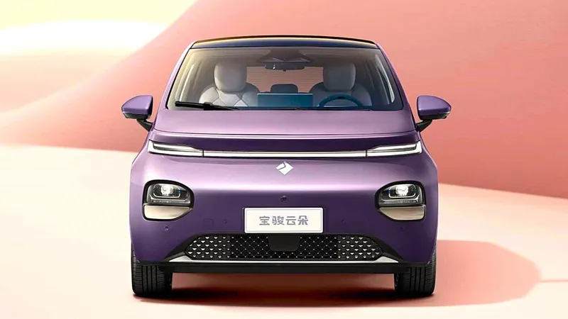 Por sólo 13.000 €: reviven el coche "más feo de la historia" (y es una amenaza para BYD)