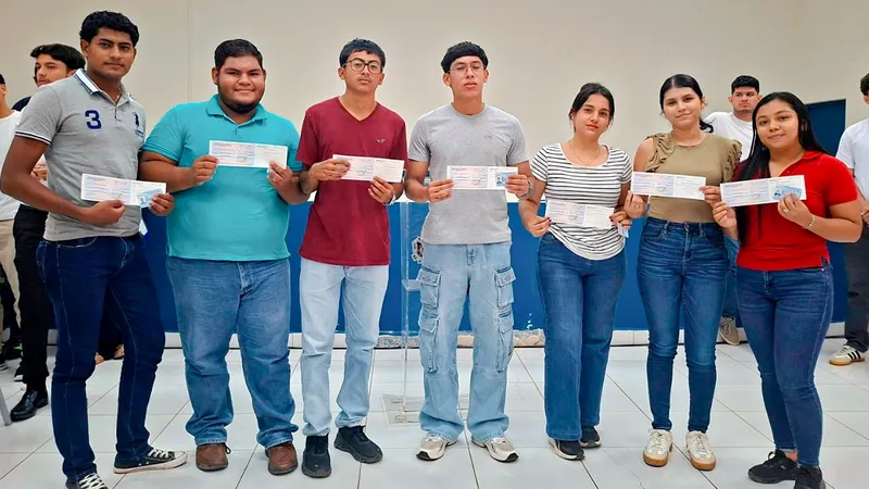 Becas Universitarias Pueblo Presidente benefician a 845 estudiantes de Chontales