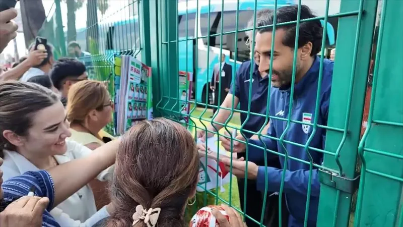Aficionados despiden en Tijuana a la selección iraní antes de su partido contra Egipto