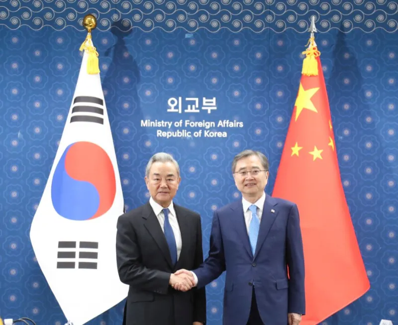 Canciller chino pide lazos saludables, estables y sostenibles entre China y República de Corea