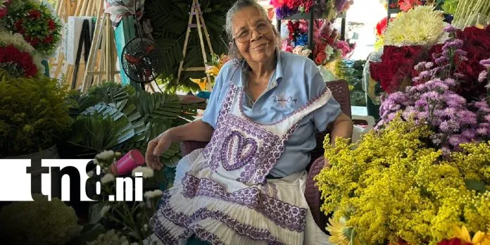 Flores naturales y artificiales conquistan la oferta para el Día de los Difuntos