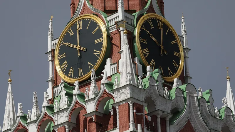 Rusia tiene en cuenta las acciones hostiles de Occidente al imponer controles externos en las empresas, subraya el Kremlin