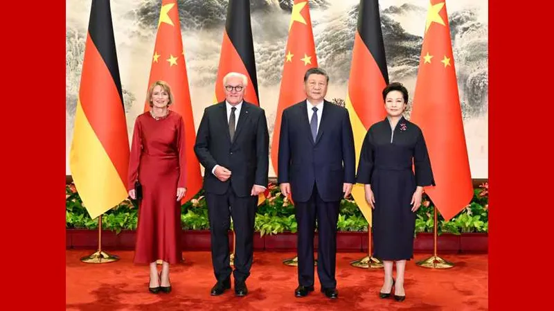 Xi Jinping celebra una ceremonia de bienvenida al presidente alemán Steinmeier en Beijing