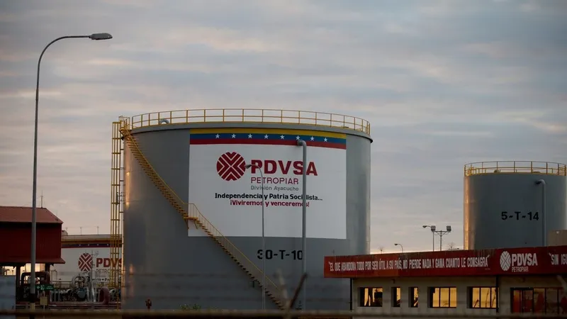 ¿Por qué hay más preguntas que respuestas sobre el inédito acuerdo energético entre EE.UU. y Venezuela?