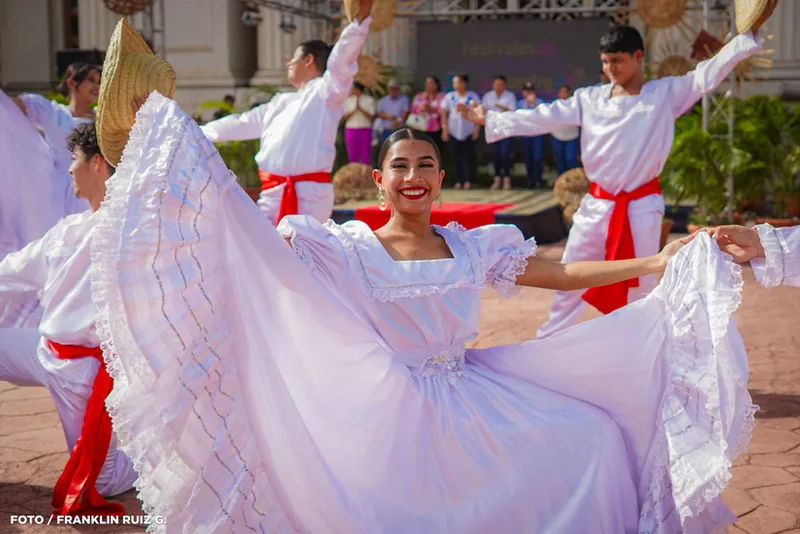 Festival de trajes originales se celebran en distintos Municipios
