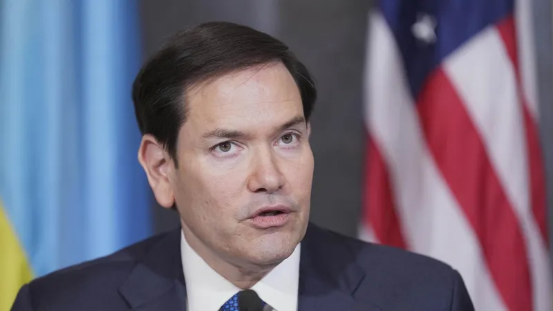 Washington no puede tolerar nuevos ataques de Kiev contra petroleros vinculados a EEUU, señala Rubio