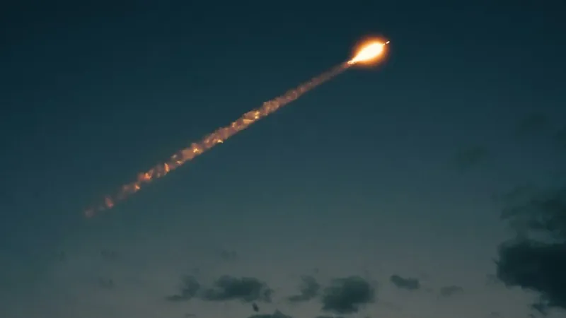 China publicó en una revista científica militar el diseño de un arma de microondas de 100 gigavatios capaz de freír la electrónica de los satélites Starlink sin destruirlos