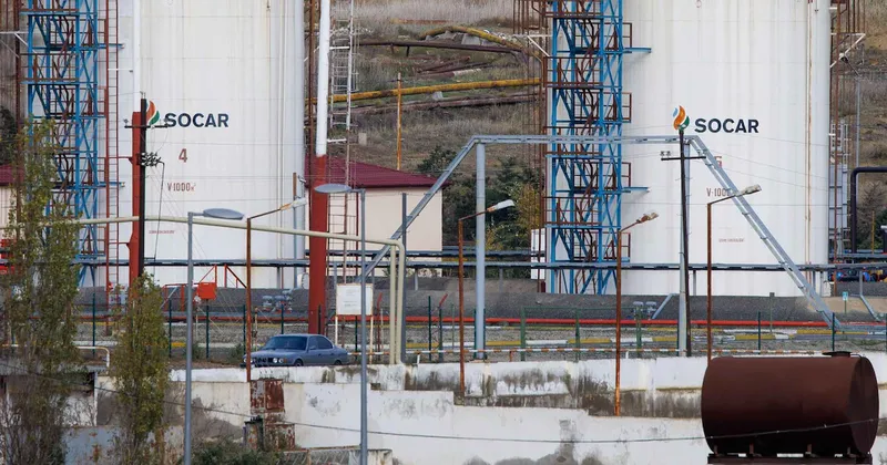 Exxon firma acuerdo para extraer petróleo y gas natural de yacimientos de shale en Azerbaiyán