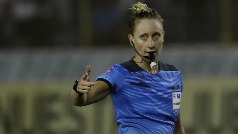 Tori Penso se convertirá en la segunda mujer en arbitrar una Copa Mundial masculina