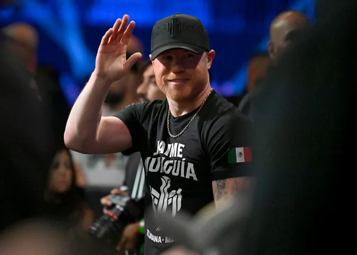 Canelo se enfrentará al francés Mbilli en septiembre en Arabia Saudita