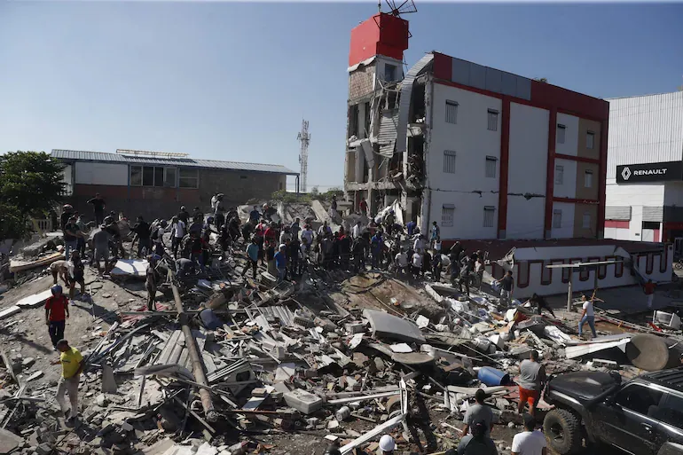 Fuerte terremoto de 7,4 sacude Colombia
