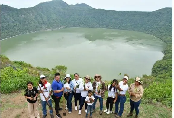 Reforestan Chiltepe con 1,000 árboles nativos para fortalecer su cobertura vegetal