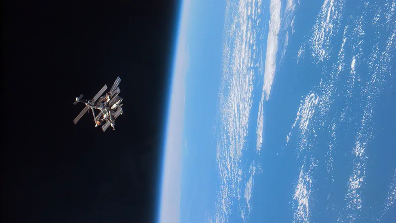 Kremlin critica la decisión de EE.UU. de militarizar el espacio