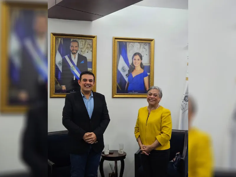 Con Ministro de Cultura de El Salvador