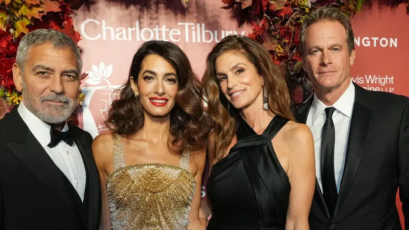 George y Amal Clooney 'toman turnos' para no dejar solos a Cindy Crawford y Rande Gerber tras la muerte de Presley