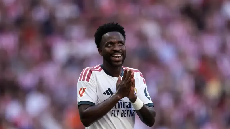 Y Mou señaló a Vinicius en el Metropolitano