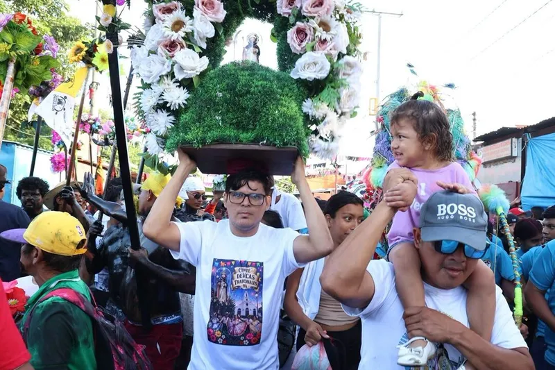 Fe y tradición marcan el inicio de las fiestas de Santo Domingo