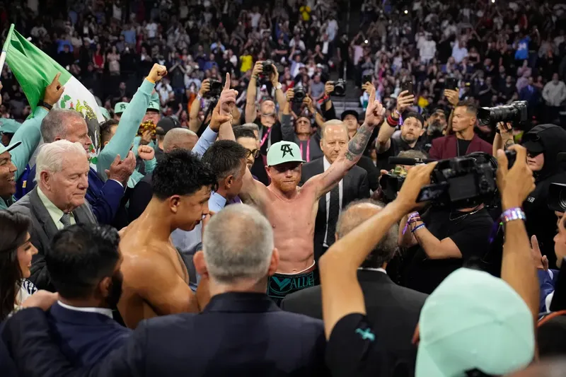 El cubano Osley Iglesias cree que el Canelo Álvarez le huye a un combate con él