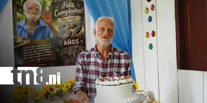 ¡82 años de historia! Don Alberto, el artista que talló su legado en las...