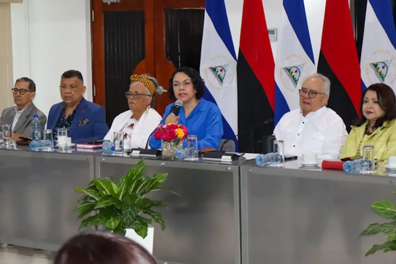 Más de 20 mil educadores respaldan reformas a la Constitución de Nicaragua
