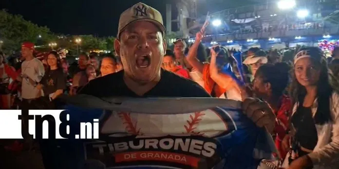 Granada celebra el empate en la serie final del Pomares