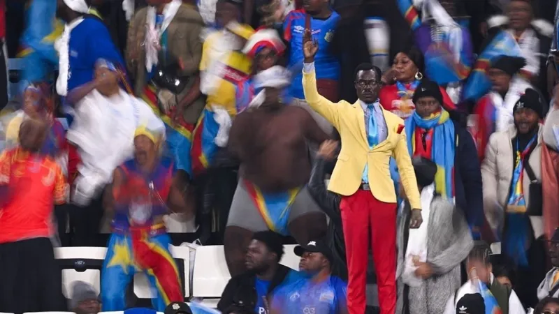 ¿Quién es el aficionado que se volvió viral en partidos del Congo?