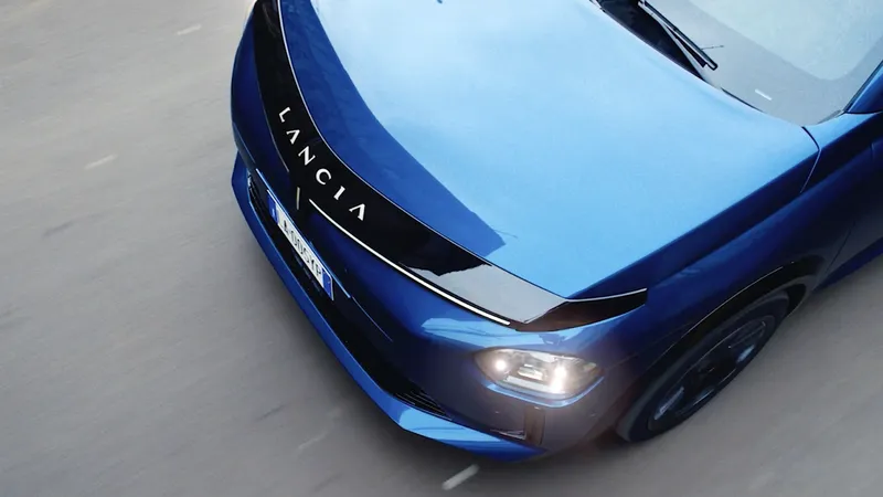 Recorre 100 km por 0,82€ y alcanza 771 km de autonomía: el récord inesperado que firma este utilitario eléctrico de Stellantis