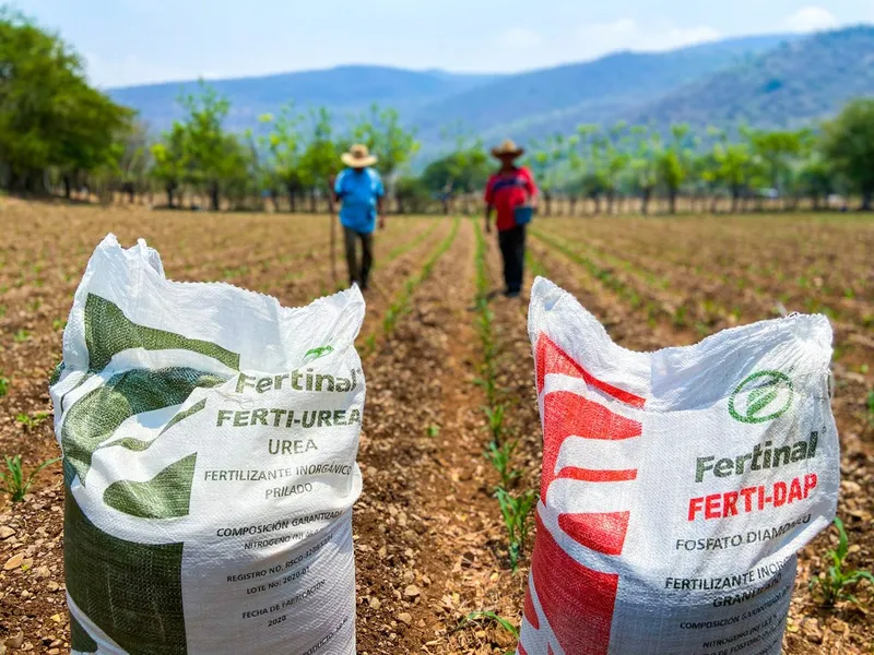 Cayeron 20% las importaciones de fertilizantes de enero a abril