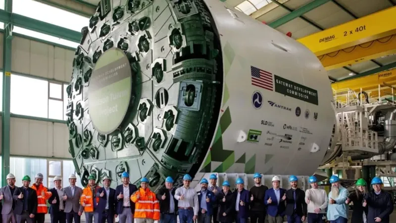 Una tuneladora gigante de 1.680 toneladas comenzó a perforar Nueva York: construirá un túnel ferroviario de 16.000 millones de dólares