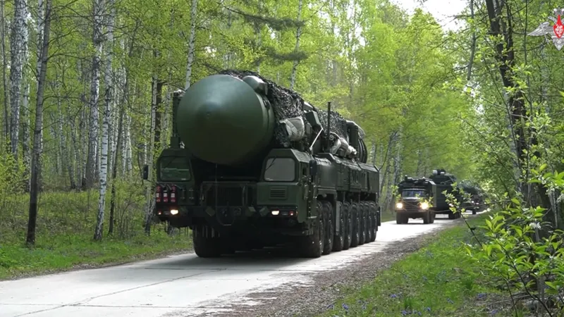 Rusia difunde VIDEOS impresionantes de sus ejercicios nucleares
