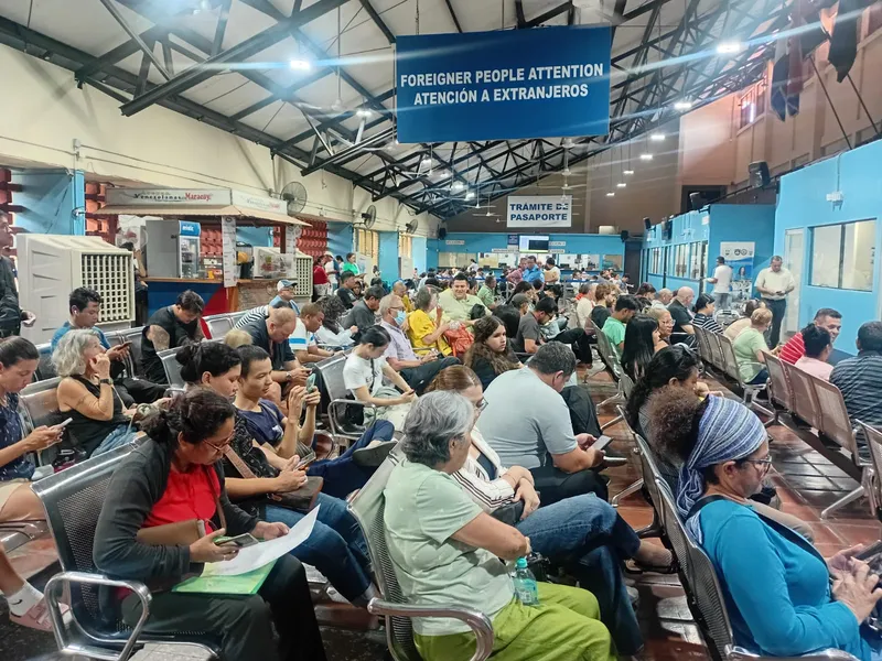 Migración y Extranjería informa sobre los requisitos para visa de salida de menores de edad